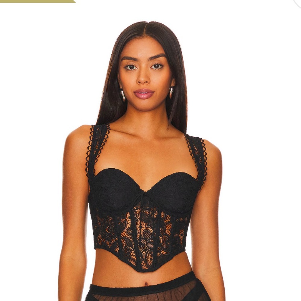 Sammie Crop Top in Black
For Love & Lemons